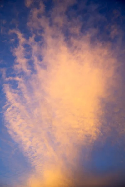 Amanecer en el cielo de colores — Foto de Stock