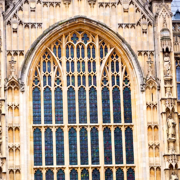 Velho em londres histórico parlamento vidro janela structu — Fotografia de Stock