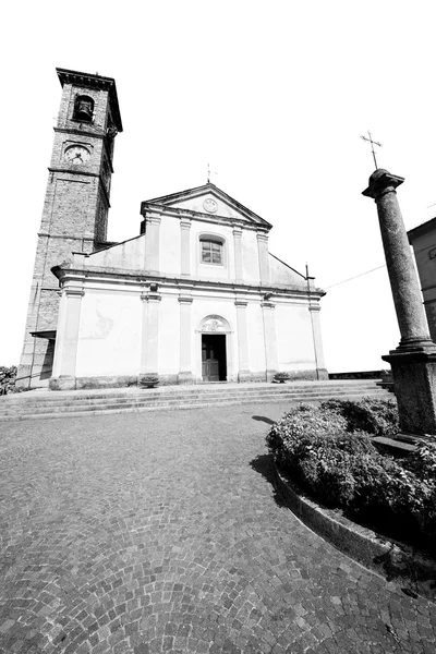 Monument old architecture in italy europe milan religion       a — Stock Photo, Image