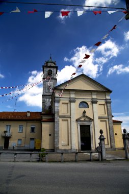 bir solbiate içinde arno eski kilise tuğla kule kaldırım İtalya 