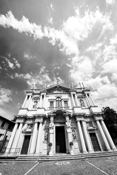 Будівництво старовинної архітектури в Італії Європі Мілан релігії — стокове фото