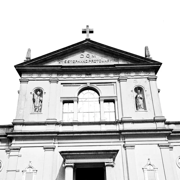 Heritage  old architecture in italy europe milan religion — Stock Photo, Image