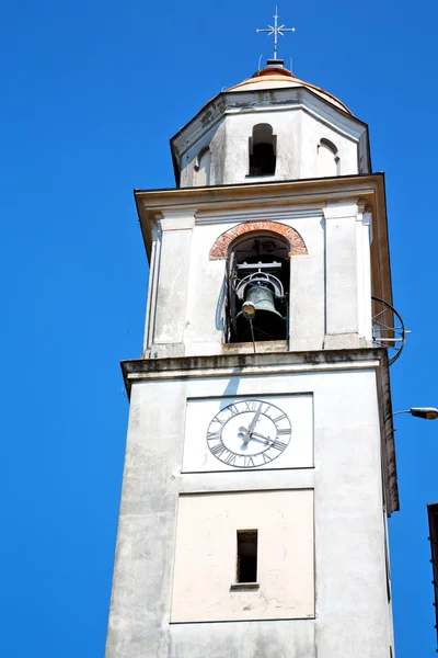 Budowa wieży zegarowej w Europie stare kamienne i dzwon — Zdjęcie stockowe