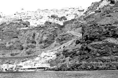 Avrupa'nın bir tekneden Yunanistan santorini Island house ve kayalar