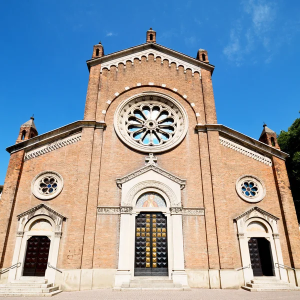 Building old architecture in italy europe milan religion       a — Stock Photo, Image