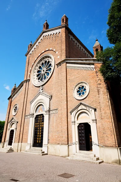Budynek w Europie Włochy Mediolan religii i światło słoneczne — Zdjęcie stockowe