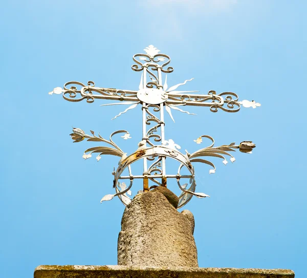 이탈리아 유럽, 하늘 배경 추상 십자가 — 스톡 사진