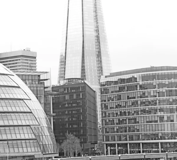 Nieuw gebouw in Londen wolkenkrabber financiële district een — Stockfoto