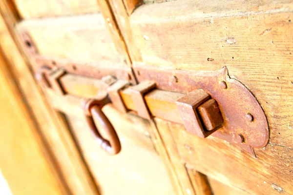 Europe old in  italy   door and rusty — Stock Photo, Image