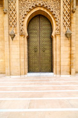 Fas duvar süslü kahverengi eski kapı