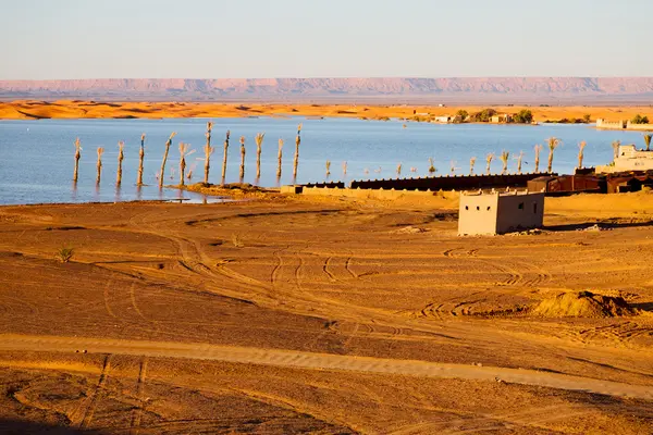 モロッコの黄色い湖砂漠の — ストック写真