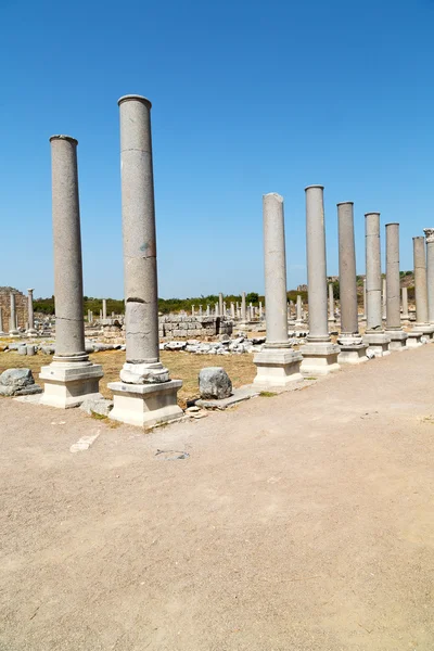 Perge viejo pavo de construcción el templo romano —  Fotos de Stock