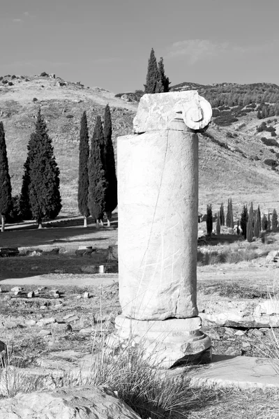 E a história do templo romano pamukkale construção antiga em como — Fotografia de Stock