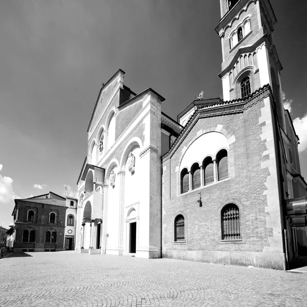 Exterior arquitectura antigua en italia europe milan religion —  Fotos de Stock