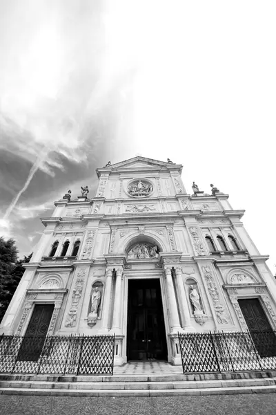 Yttre gamla arkitektur i Italien Europa Milano religion — Stockfoto