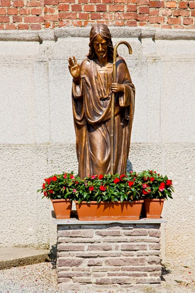 Marbre dans la construction historique italie europe milan statue — Photo