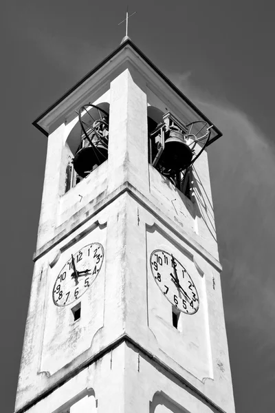 Monumento torre relógio em itália europa pedra velha e sino — Fotografia de Stock