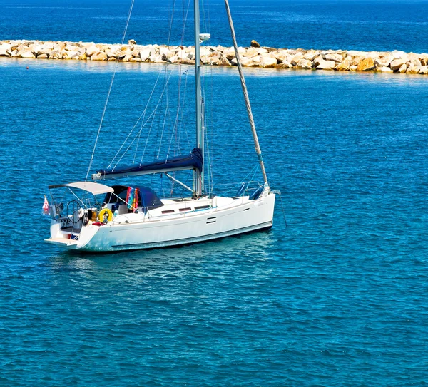 Schuim en schuim Griekenland van de boot-eilanden in de Middellandse Zee se — Stockfoto