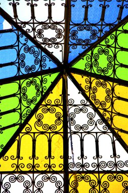 colorated cam güneş ve ışık