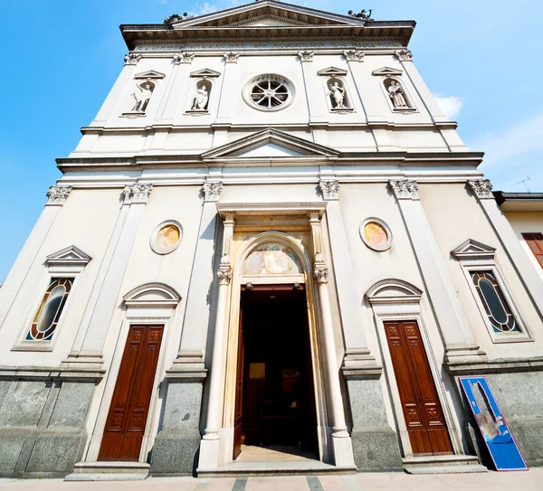 Monumento arquitectura antigua en italia europa milan religion a — Foto de Stock