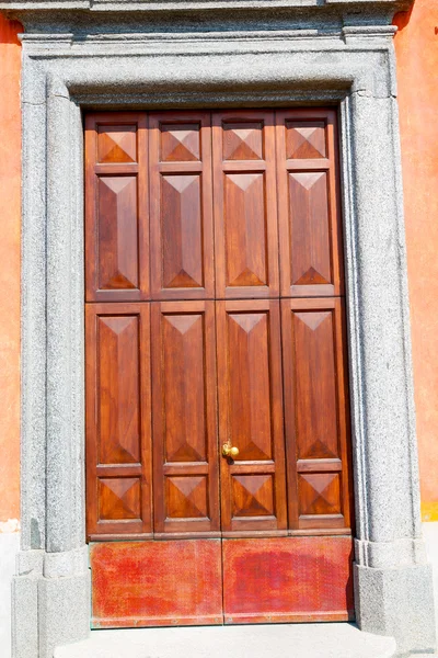 Detalhe na parede o portão histórico — Fotografia de Stock