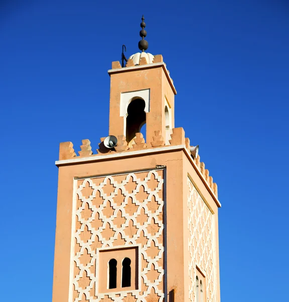 Historie v maroc Afrika minaret náboženství a modrá obloha — Stock fotografie