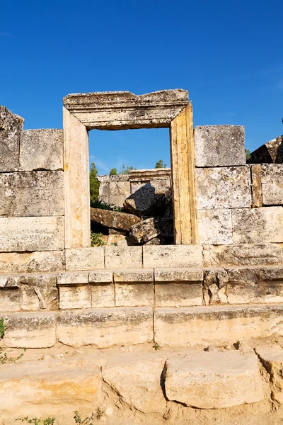 E a construção da história do templo romano na coluna — Fotografia de Stock