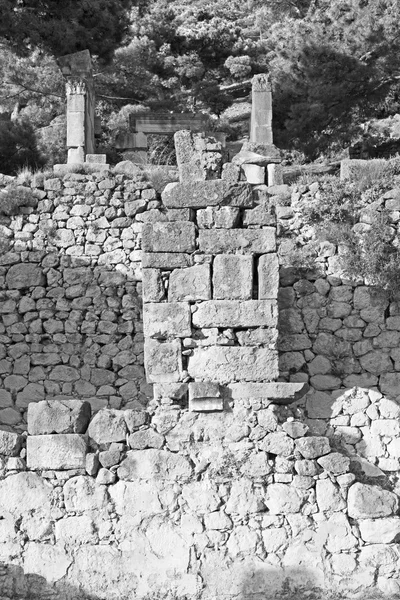 Ruínas de pedra e teatro em antalya arykanda peru ásia céu um — Fotografia de Stock