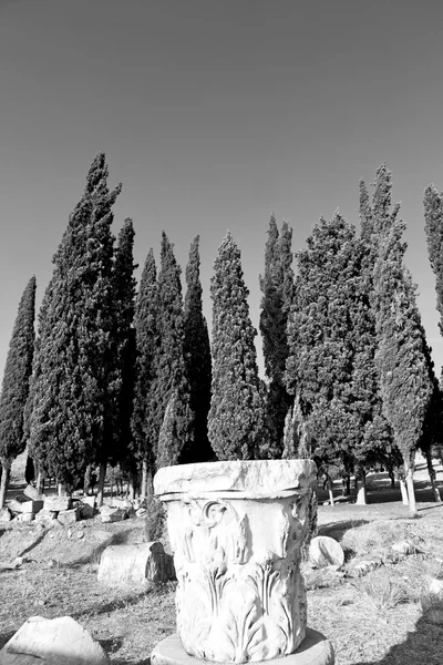 E a história do templo romano pamukkale construção antiga em como — Fotografia de Stock