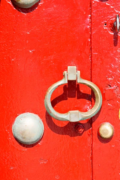 Entrada unha de porta de tinta despojado — Fotografia de Stock