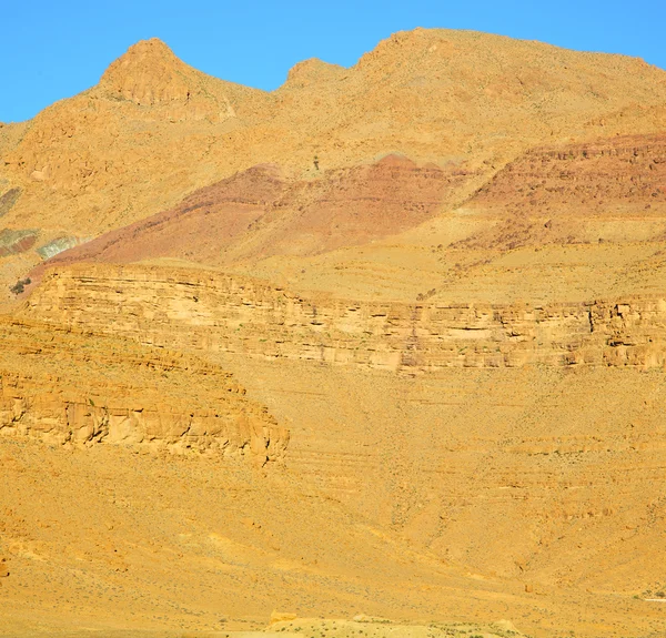 En África morocco el valle del atlas seco montaña suelo aislado —  Fotos de Stock