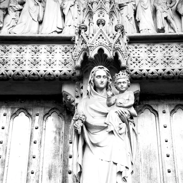 Мармур і статуя в старому місті Лондона Англія — стокове фото