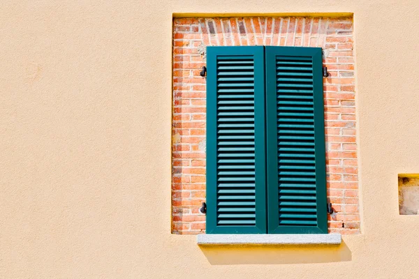 Finestra italia in europa vecchia — Foto Stock