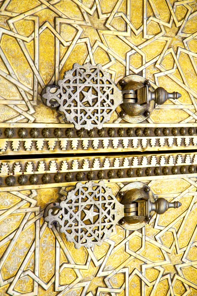 Metal morocco marrom enferrujado na áfrica a velha estrela de ouro — Fotografia de Stock