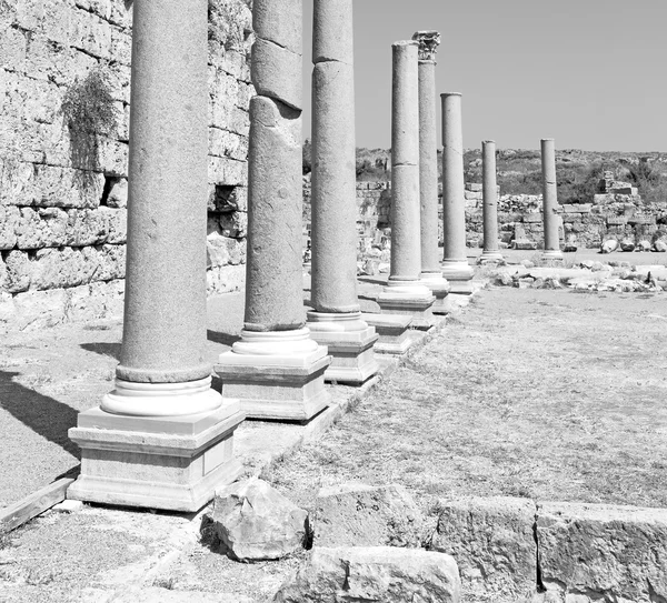 Perge old construction in asia turkey the column  and the roman — Stock Photo, Image