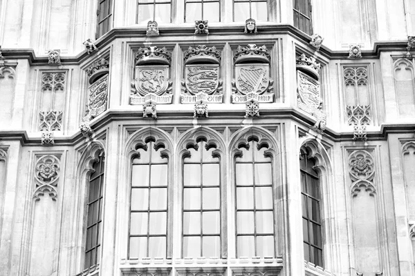 Velho em londres histórico parlamento vidro janela structu — Fotografia de Stock