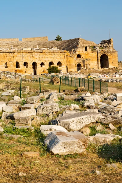 Historia pamukkale construcción en columna y el romano — Foto de Stock