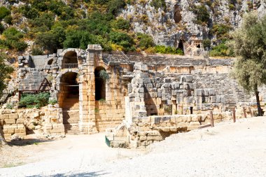  Myra Avrupa ve yerli mezar taşı