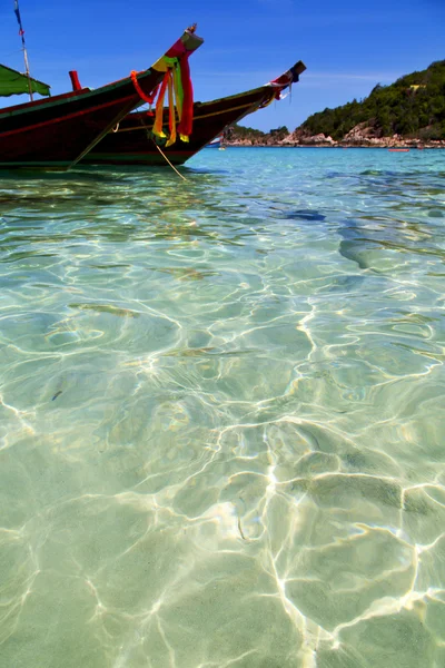 Azië in de baai kho boot thailand en de Zuid-Chinese Zee anch — Stockfoto