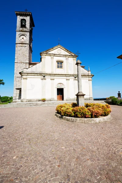 Außen alt in italien europa milan religion sonnenlicht — Stockfoto