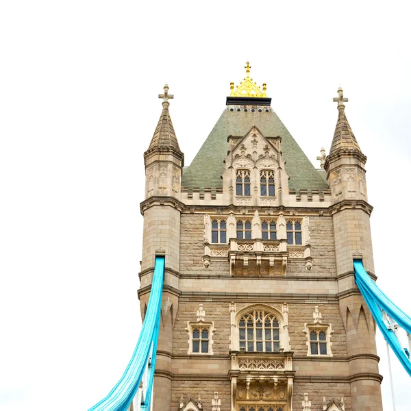 Πύργο του Λονδίνου στην Αγγλία παλιά γέφυρα και το συννεφιασμένο ουρανό — Φωτογραφία Αρχείου