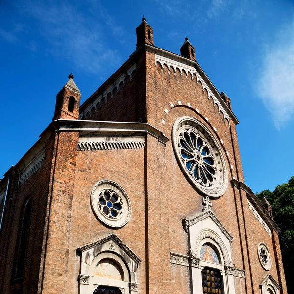 Costruzione di vecchie architetture in italia europa milano religione a — Foto Stock