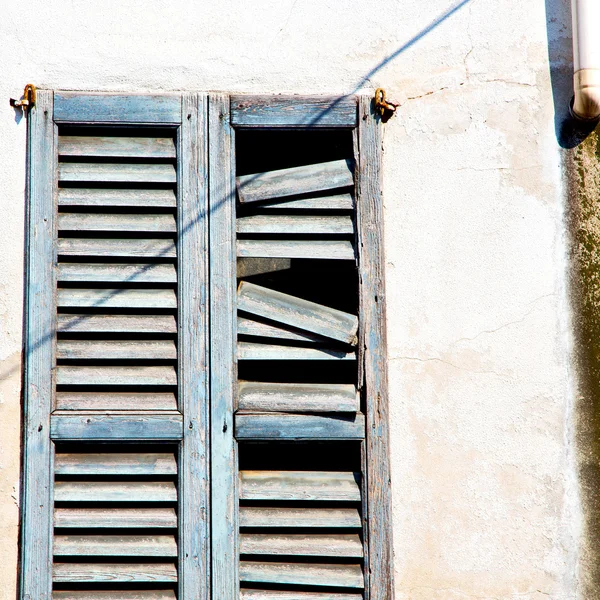 En Europa italia milan arquitectura antigua y pared ciega veneciana — Foto de Stock