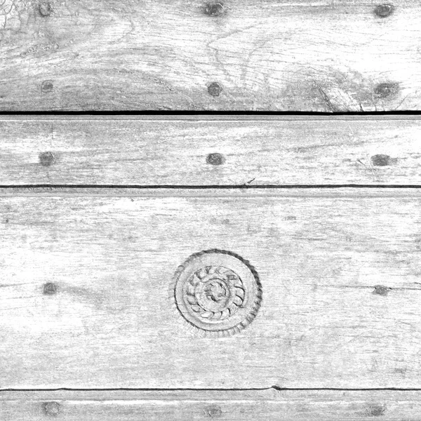 In italia europa home texture di una porta in legno e chiodo — Foto Stock