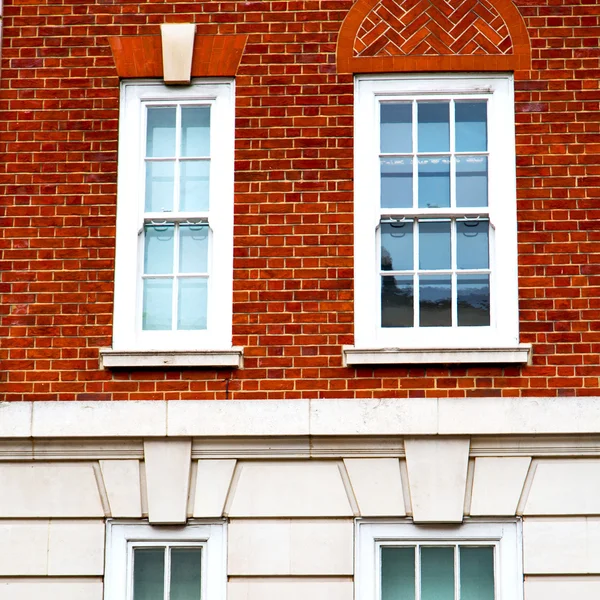 Alter windon in england london ziegel und glas die wand — Stockfoto