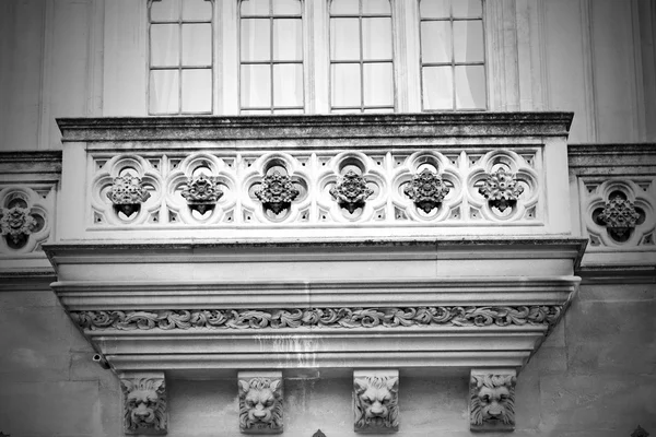 Velho em londres histórico parlamento vidro janela structu — Fotografia de Stock