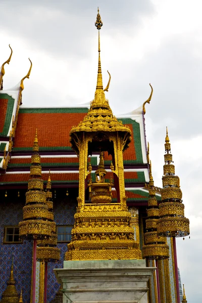 Tailândia em bangkok templo de chuva abstrac — Fotografia de Stock