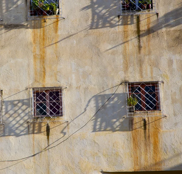Finestra in marocco africa e vecchia costruzione wal brick histori — Foto Stock