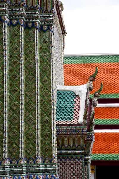 Thailand  bangkok in    temple abstract cross dragon — Stock Photo, Image