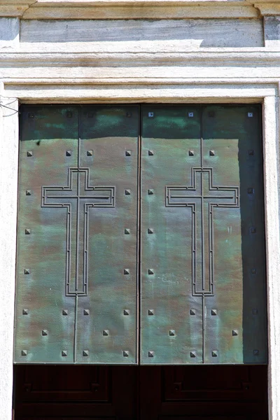 Abstract  church door    in italy  lombardy   column  milano old — Stock Photo, Image